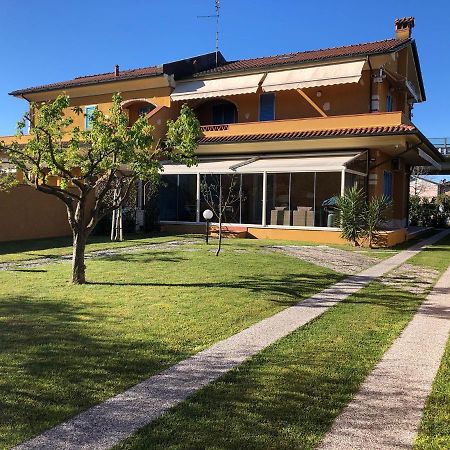 Casa Vacanze Sunflower 卡拉拉 外观 照片