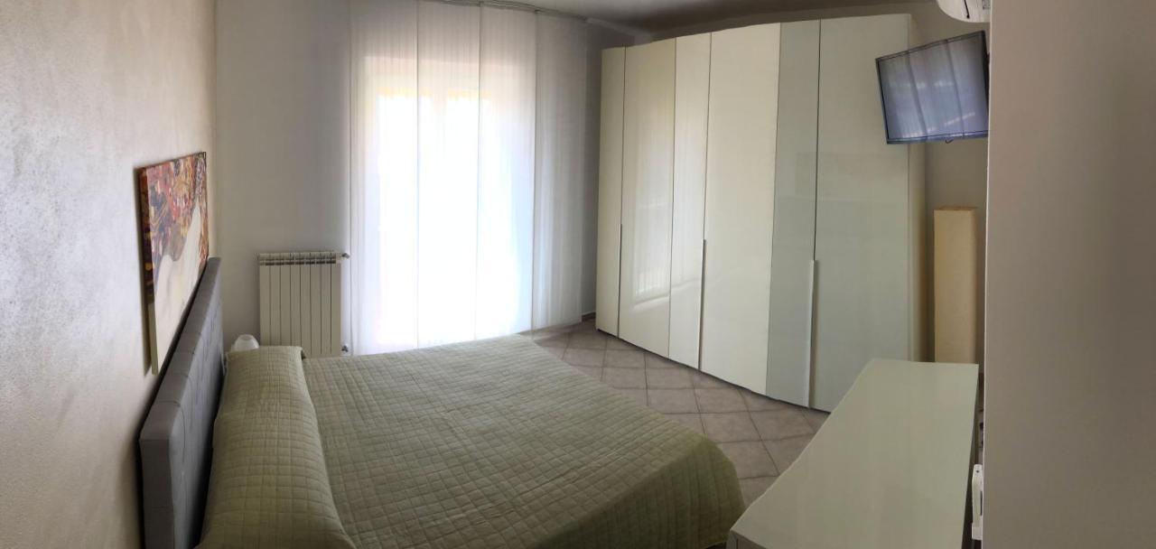 Casa Vacanze Sunflower 卡拉拉 外观 照片