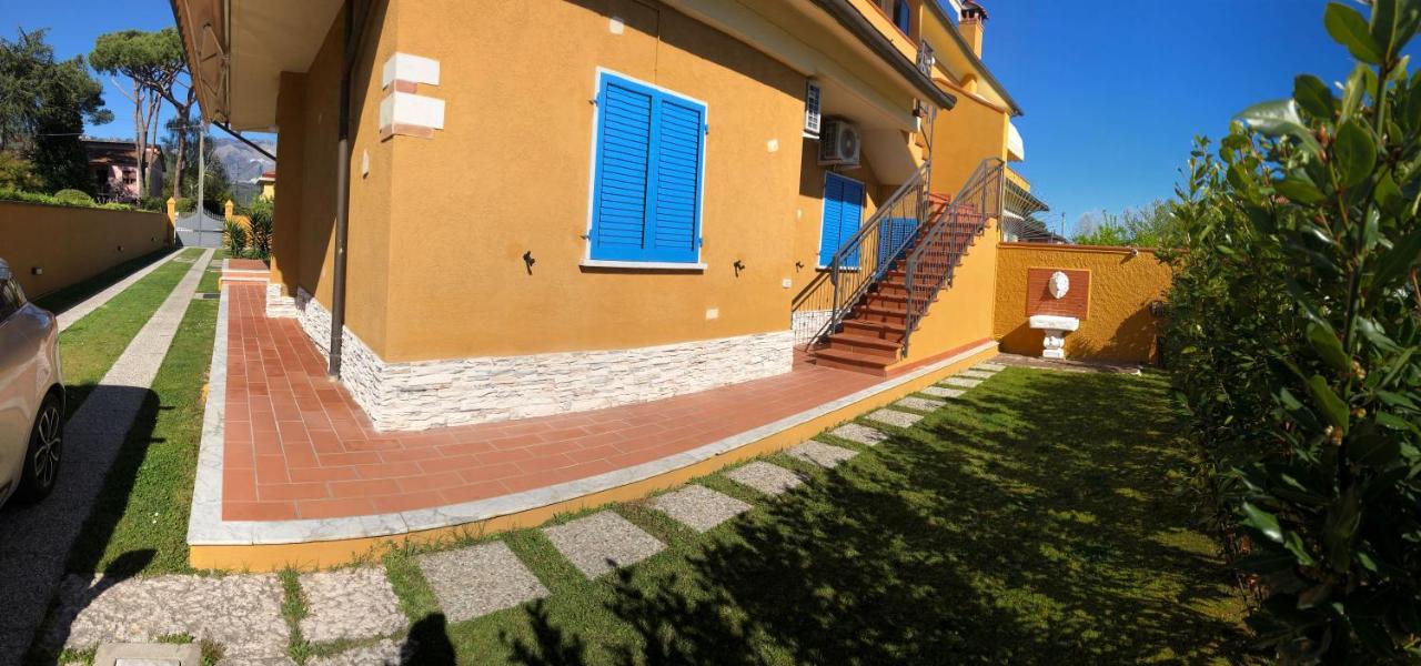 Casa Vacanze Sunflower 卡拉拉 外观 照片