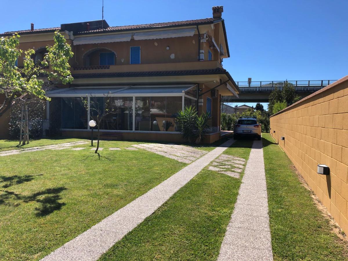 Casa Vacanze Sunflower 卡拉拉 外观 照片