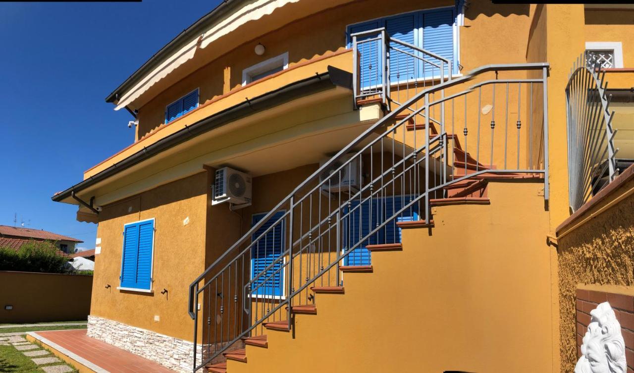 Casa Vacanze Sunflower 卡拉拉 外观 照片